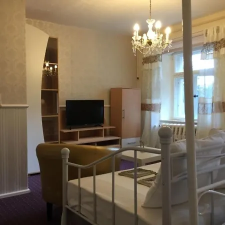 Schloss Zingst Haus 1 Apartment 3 * Querfurt